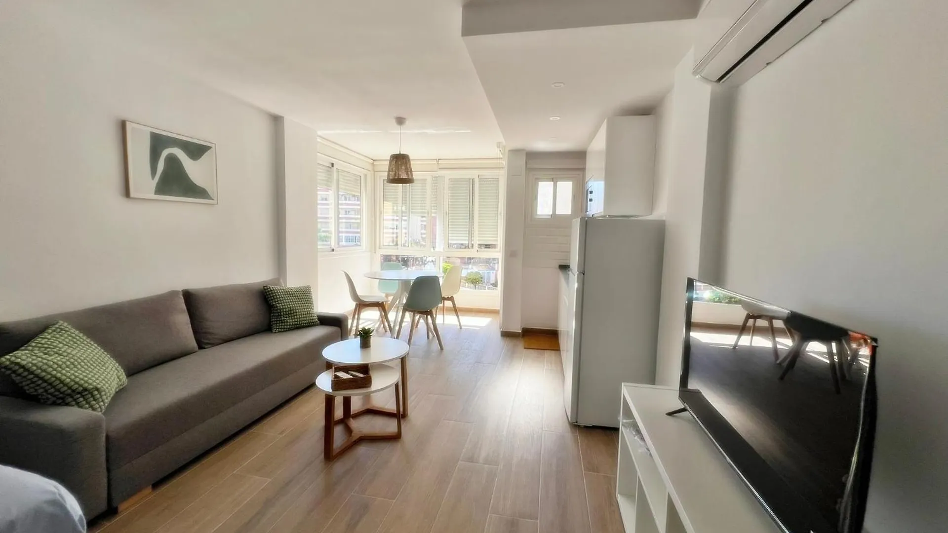 Nuevo Y Luminoso Estudio De Playa Con Piscina Fuengirola Apartment